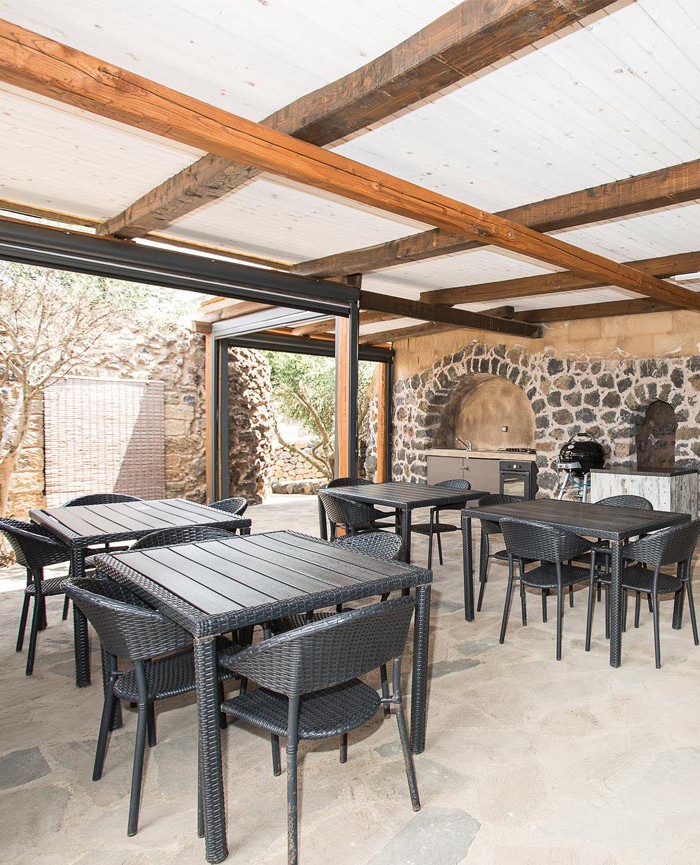 Pantelleria Resort Al-Qubba | Barbecue and outdoor kitchen