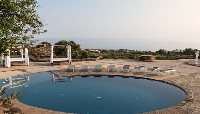 Dammusi Pantelleria: piscina acqua salata Dammusi Al-Qubba